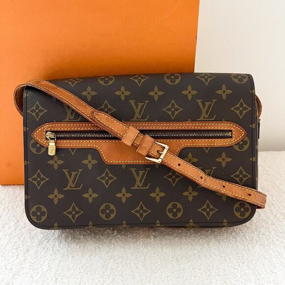 Authentic Louis Vuitton Saint Germain 27 Monogram Crossbody Bag NO0909 - Picture 1 of 12